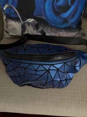 Geometric Blue Men's Waist Bag